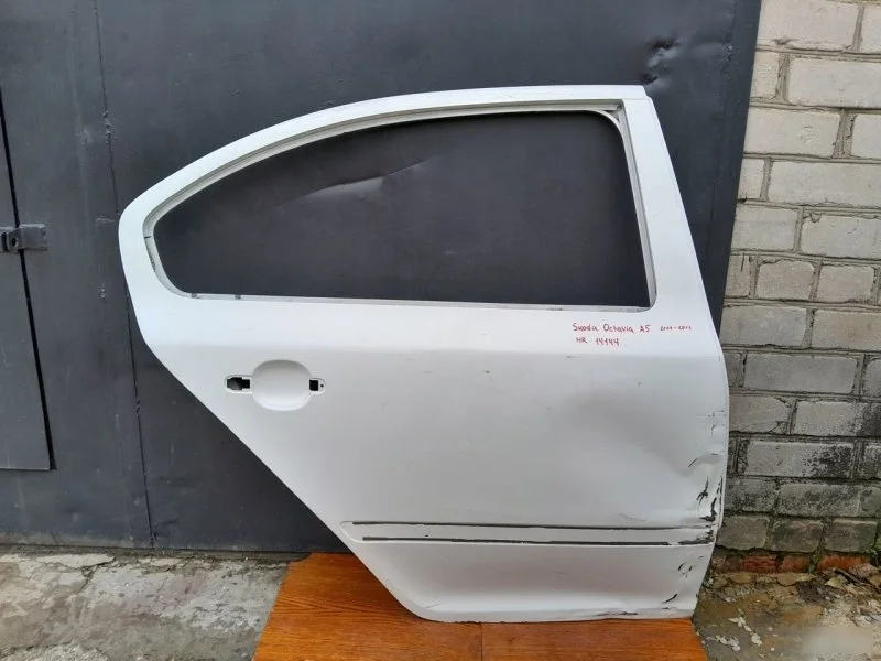 Дверь Skoda Octavia 2008 1Z9833056 A5 11183, задняя правая