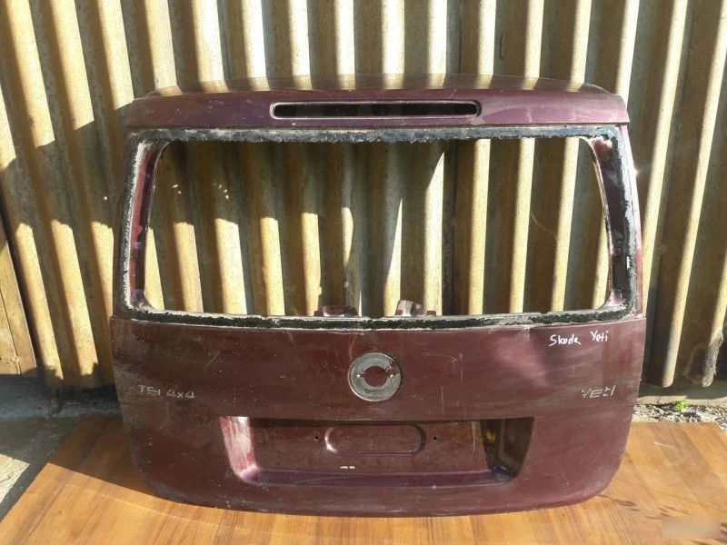 Крышка багажника Skoda Yeti 2010 5L6827025 5L