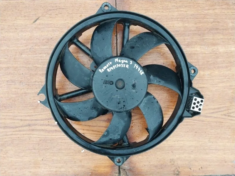 Вентилятор охлаждения Renault Megane 3 2014 214819037R KZ0U K4M