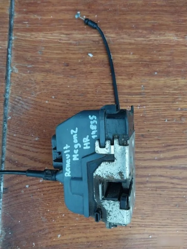 Замок двери Renault Megane 2 2006 8200212467 LM2Y K4M, задний правый