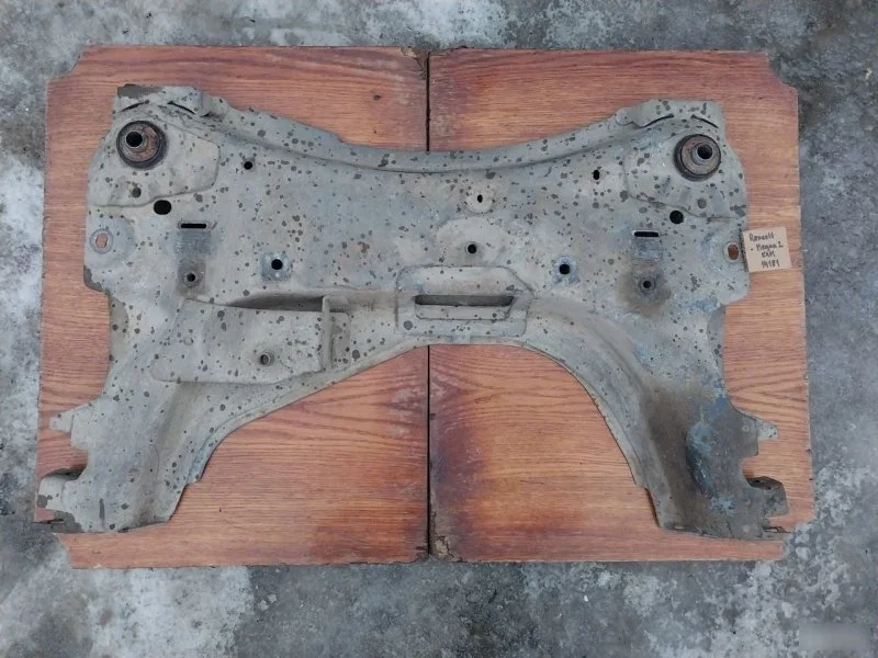 Подрамник Renault Megane 2 2006 8200742904 LM2Y K4M, передний