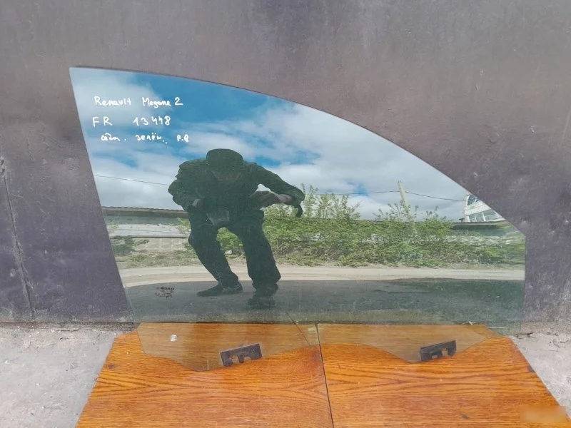 Стекло двери Renault Megane 2 1995-2008 8200211198 LM2Y, переднее правое