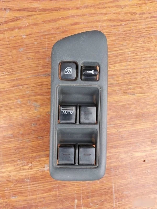 Блок управления стеклоподъемниками Nissan Maxima 2000 254013L200 A32 VQ20DE