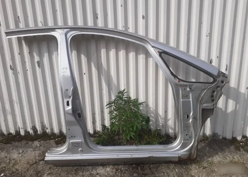 Порог со стойкой Mitsubishi Colt 2004 MN161584 Z36A, правый