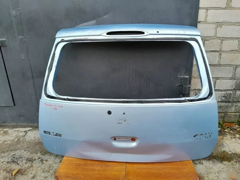 Крышка багажника Mitsubishi Colt 2005 5801A219 Z36A