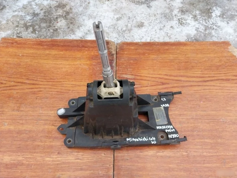 Селектор АКПП Mitsubishi Colt 2004 MN901761 Z35AM 4A90