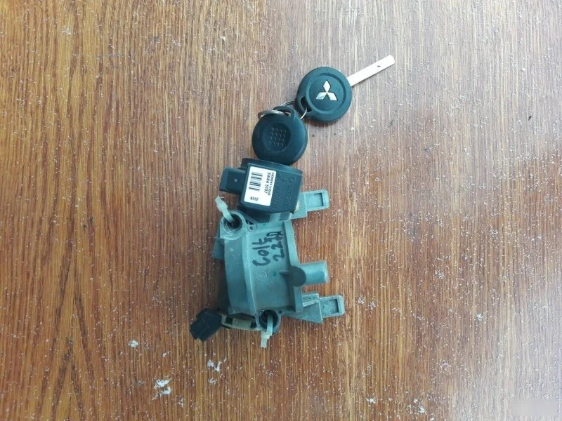 Замок зажигания Mitsubishi Colt 2004 4408A040 Z35AM