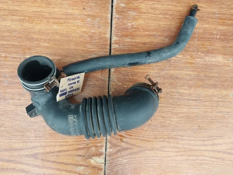 Патрубок воздушного фильтра Mitsubishi Lancer 10 2011 1505A636 CY1A 4A92