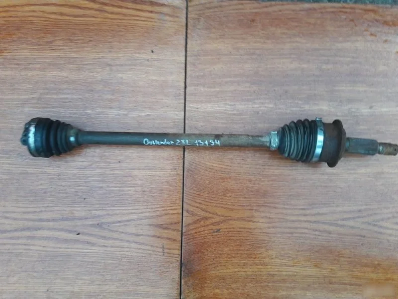 Граната наружная Mitsubishi Outlander 2 2011 3715A031 CW6W 6B31, задняя левая