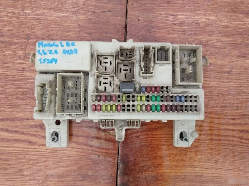 Блок предохранителей Mazda Mazda3 2009 BS4H66730 BK Z6