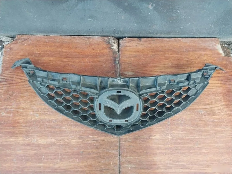Решетка радиатора Mazda Mazda3 2009 BR5H50710C BK Z6
