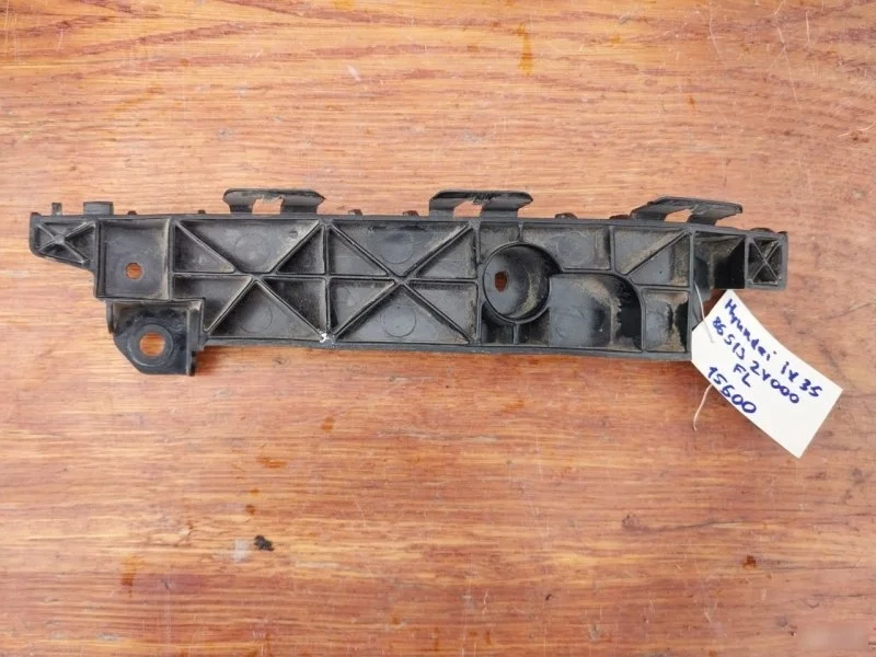 Крепление бампера Hyundai ix35 2011 865132Y000 LM, переднее левое