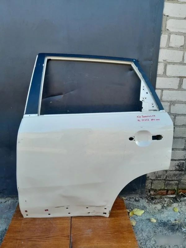 Дверь Kia Sorento 2012 770032P010 XM, задняя левая