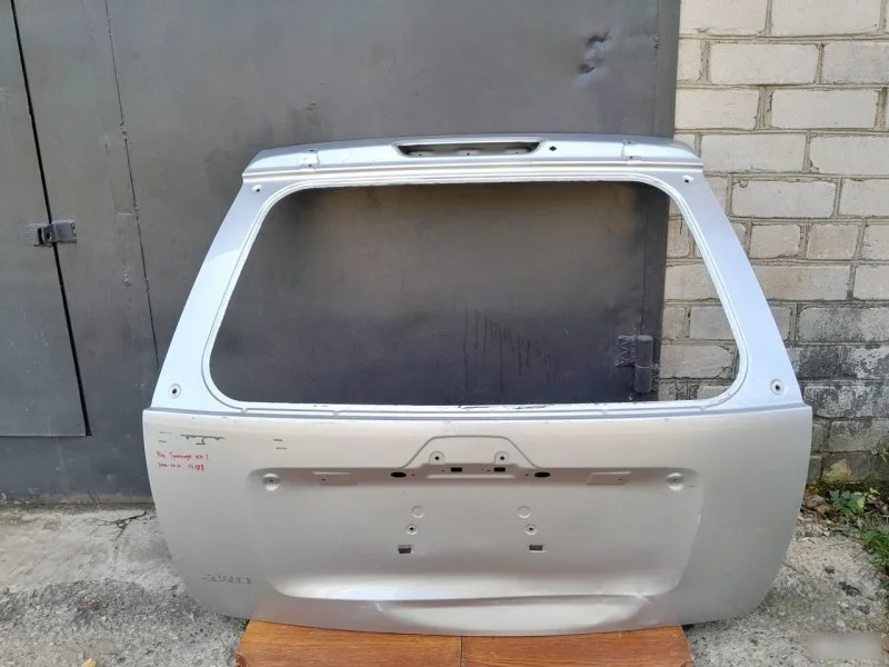 Крышка багажника Kia Sportage 2 2008-2010 737000Z000 KM