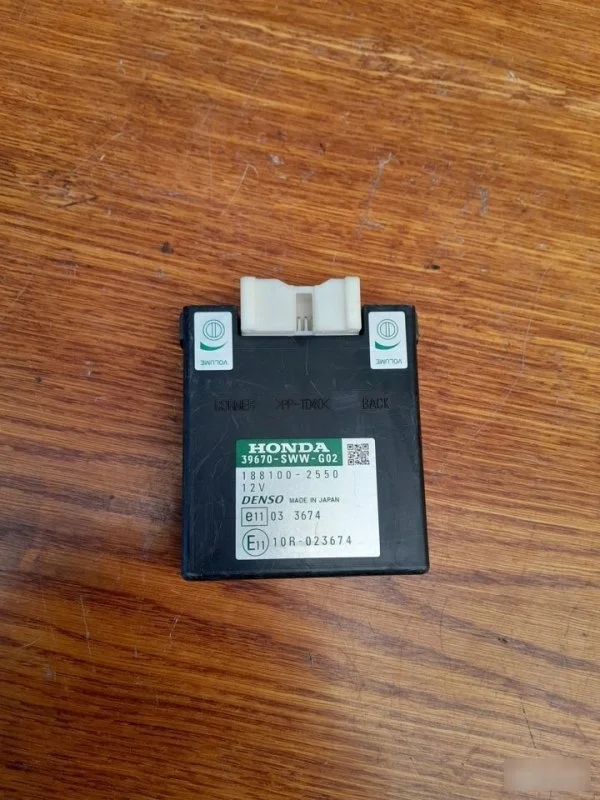Блок управления парктроником Honda CR-V 2008 39670SWWG02 RE7 K24Z4