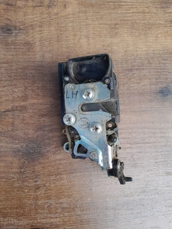 Замок двери Chevrolet Aveo 2007 96260995 T200 1.2 B12S1, задний левый