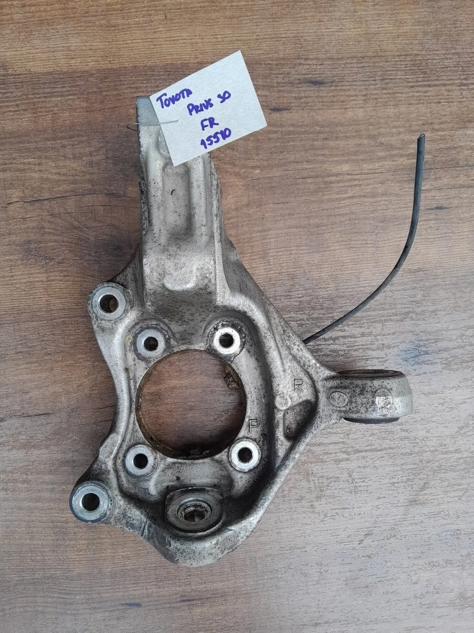 Поворотный кулак Toyota Prius 2011 4320147030 ZVW30L, правый