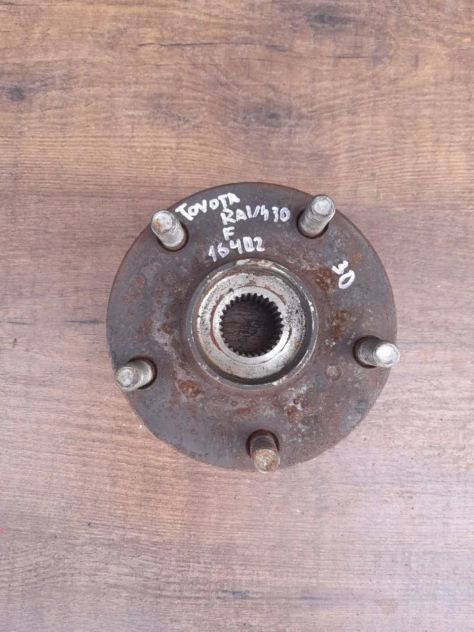 Ступица Toyota RAV 4 2009 4355042020 ACA30 1AZ-FSE, передняя
