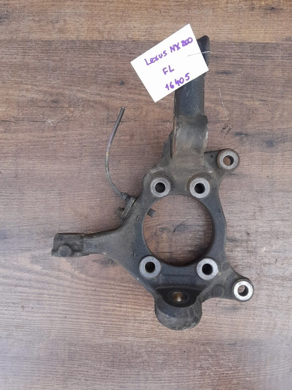 Поворотный кулак Lexus NX200t 2016 4321278010 200T, передний левый
