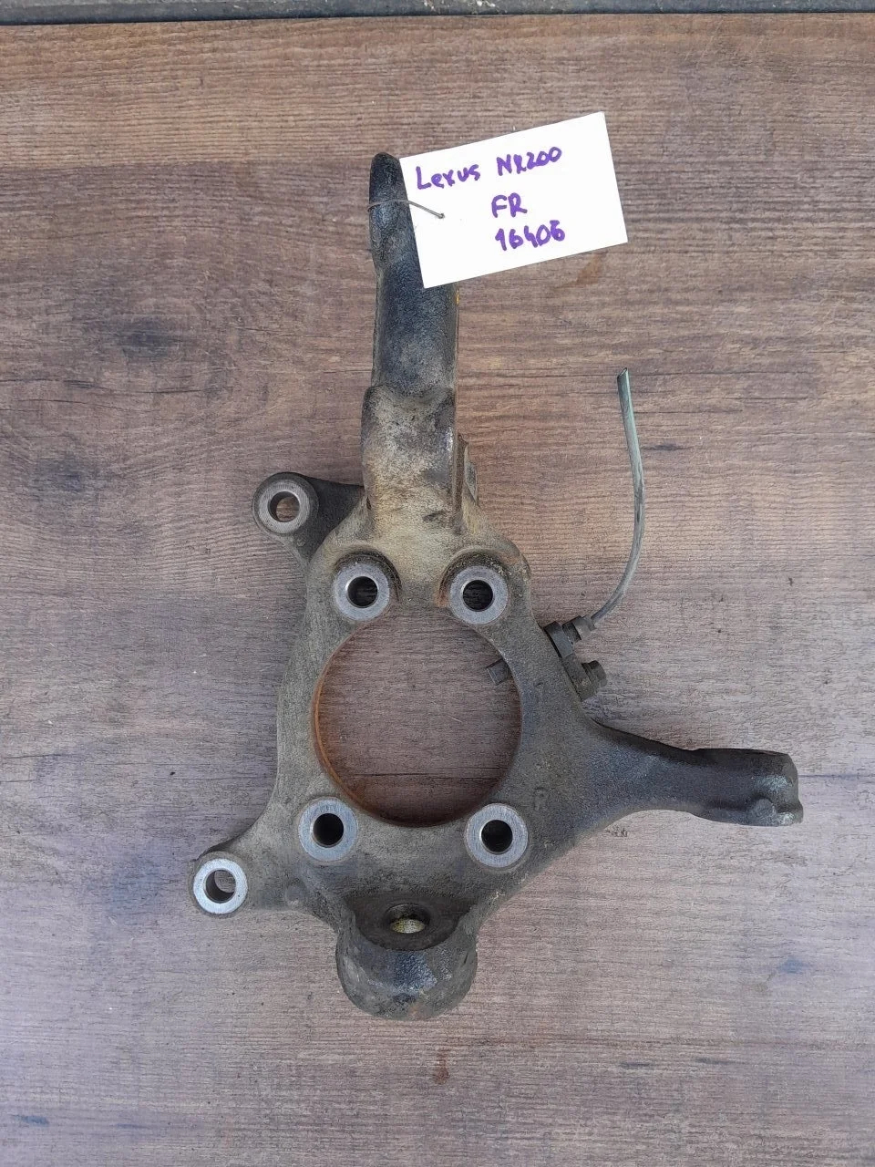 Поворотный кулак Lexus Nx200T 2016 4321178010 200T, передний правый