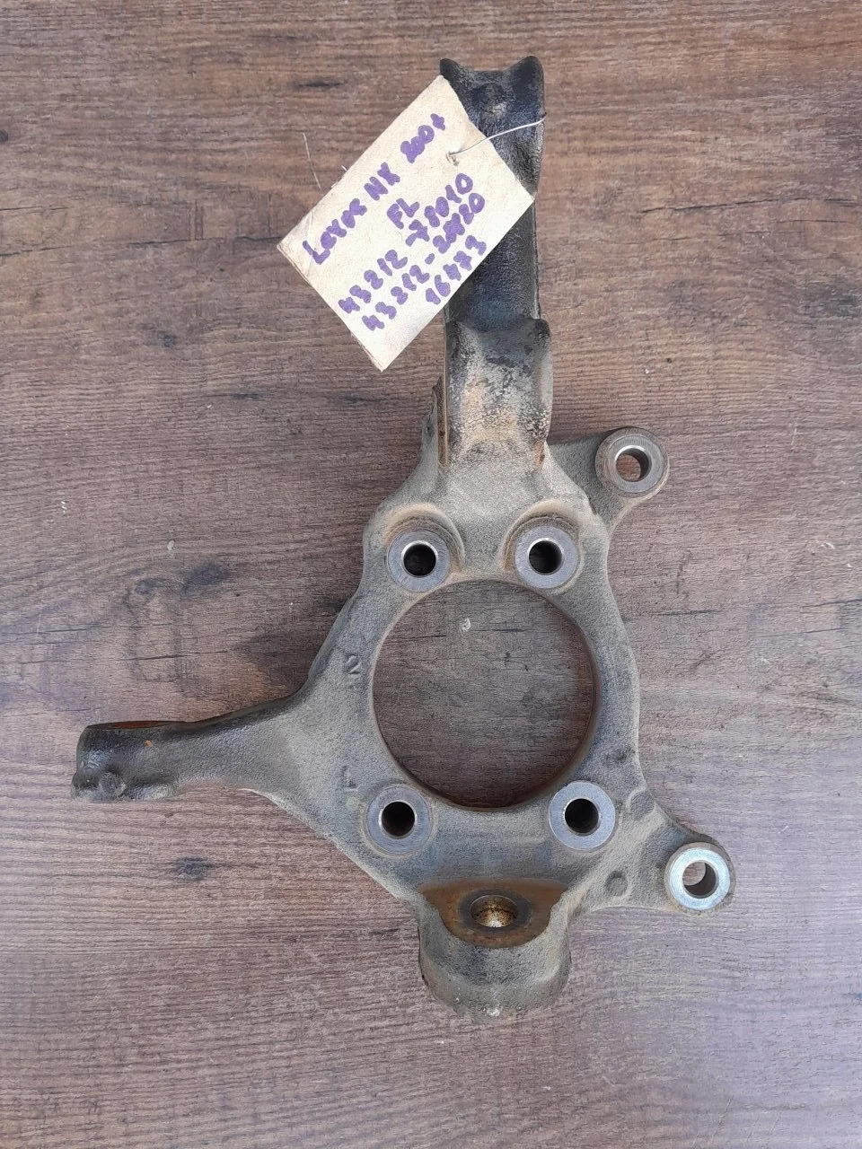 Поворотный кулак Lexus NX200t 2016 4321278010 Z10, передний левый