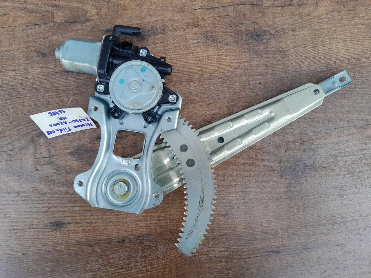 Стеклоподъемник Nissan Tiida 2007-2014 82730AX00A C11, задний правый