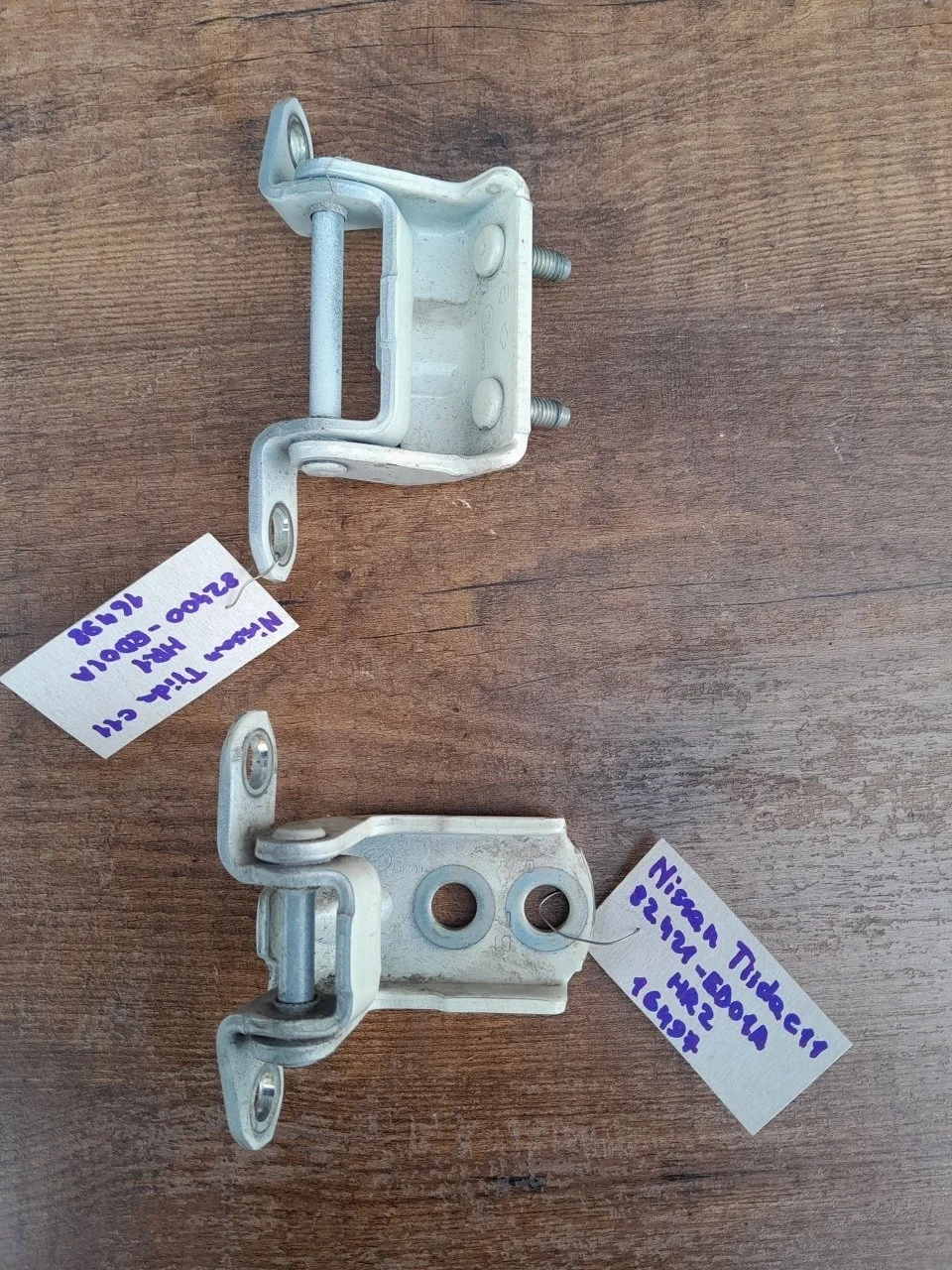 Петля двери Nissan Tiida 2007-2014 82421ED01A C11, задняя правая