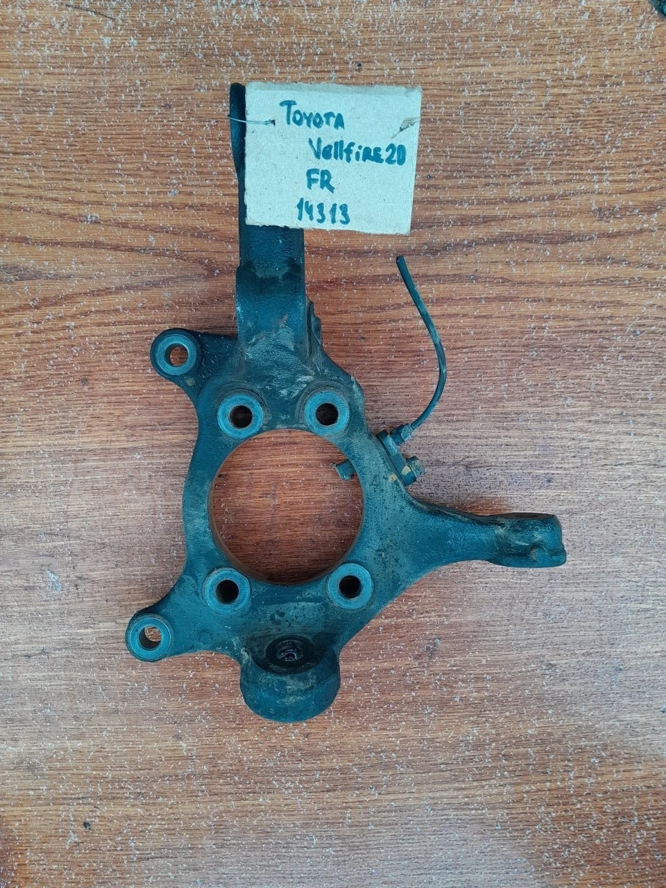 Поворотный кулак Toyota Vellfire 2009 4321128140 ANH20W, правый