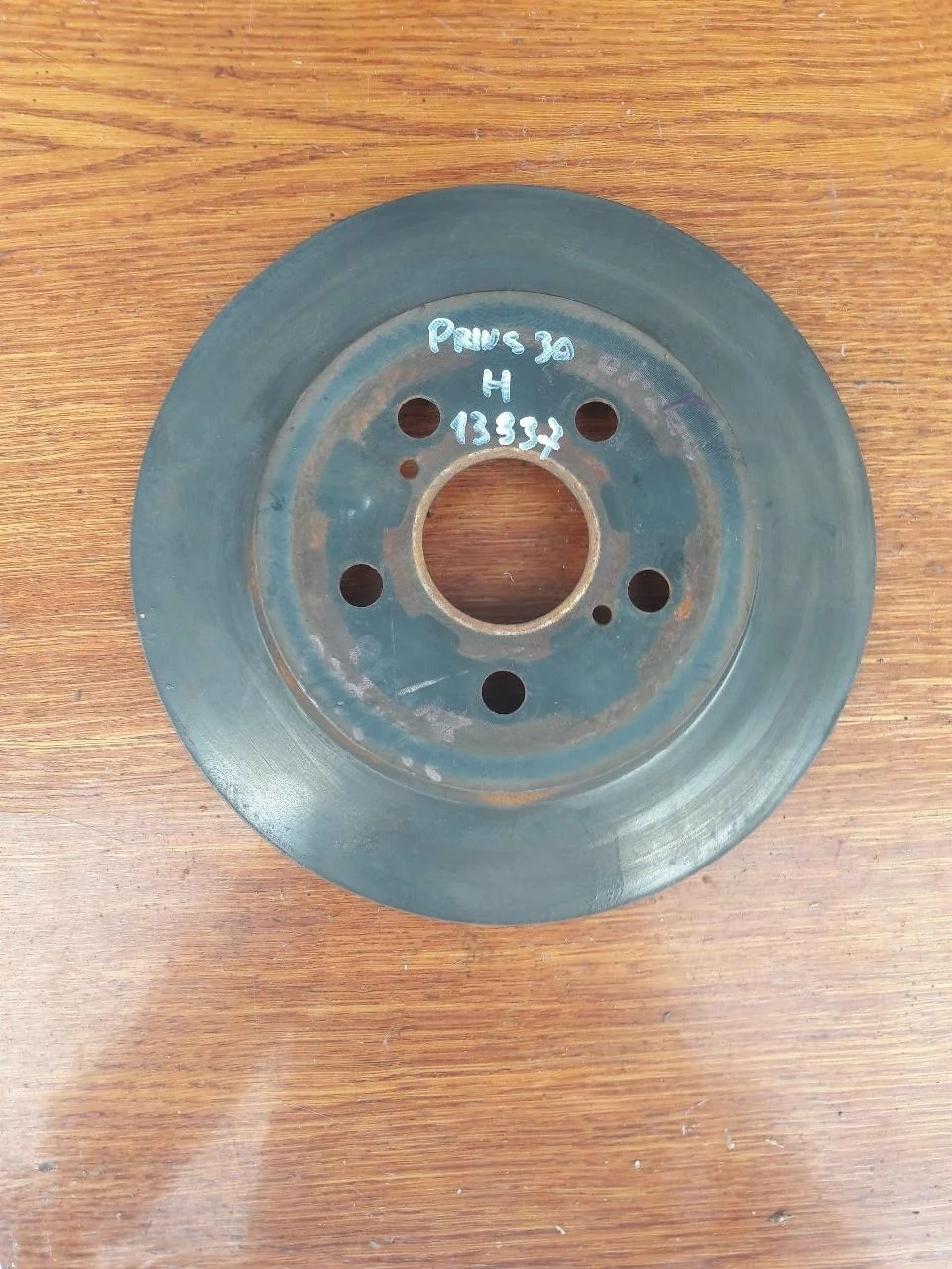 Диск тормозной Toyota Prius 2011 4243112310 ZVW30L, задний