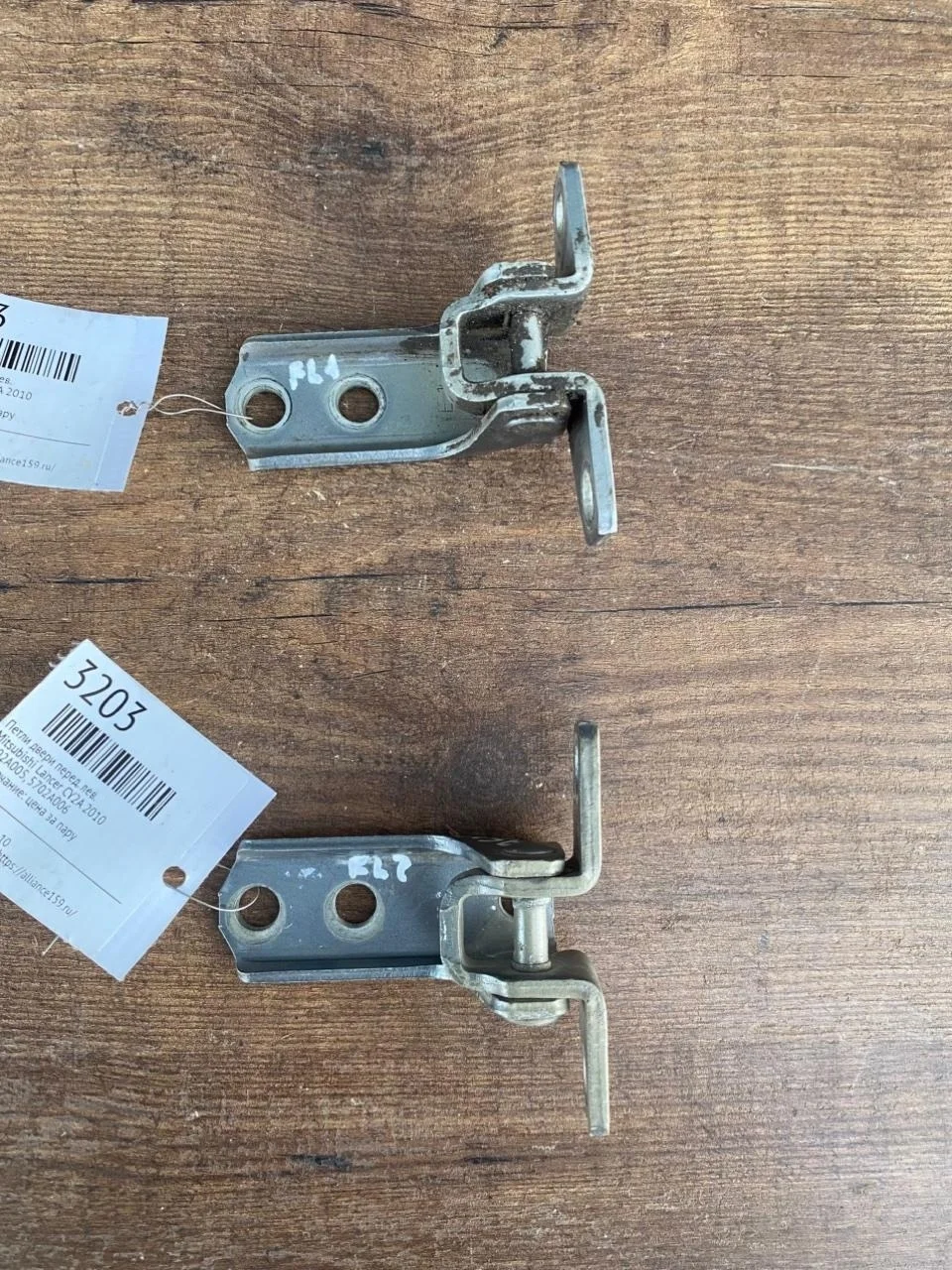 Петли двери Mitsubishi Lancer 10 2010 5702A005 CY2A, передние левые