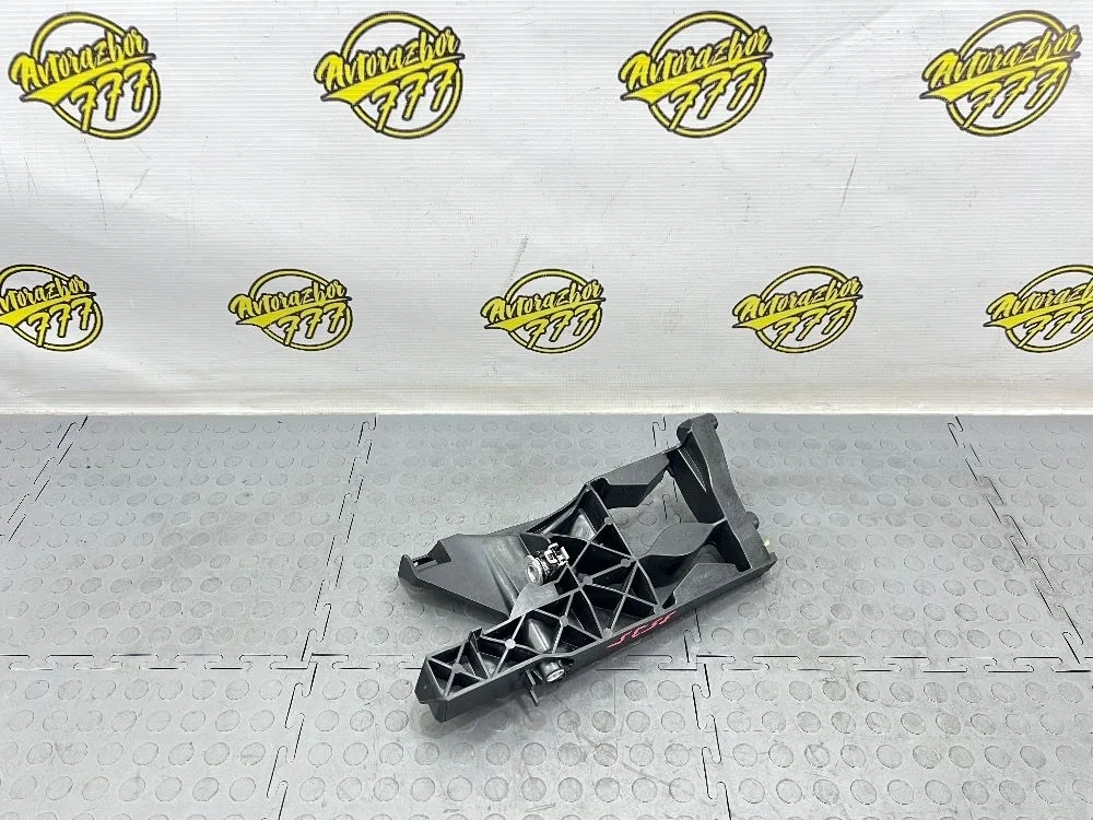 Кронштейн фар левый Audi A6 C7 (2011—2014)