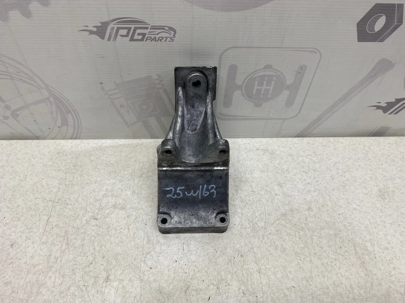 Кронштейн двигателя левый Mercedes-benz ML 2002 W163