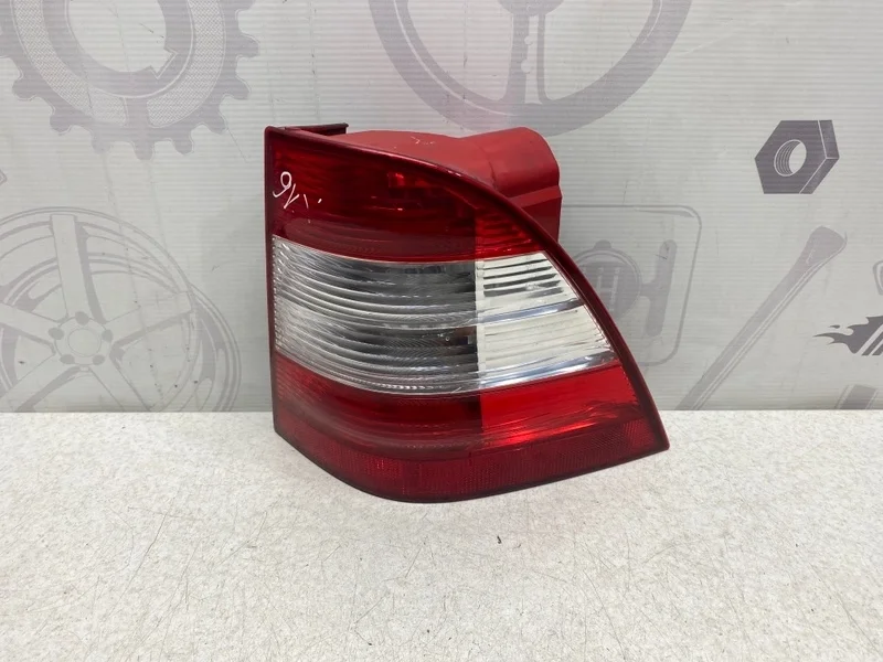 Фонарь задний правый Mercedes-benz ML 2003 W163