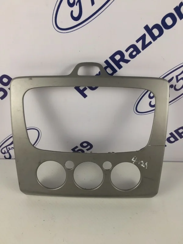 Рамка магнитолы Ford Focus 2 2010 1539347 CB4 1.6 (SIDA)