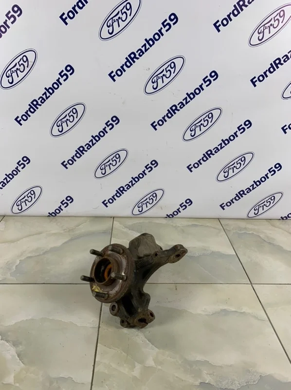 Кулак поворотный Ford Focus 3 2011-2019 1702855 CB8, передний левый