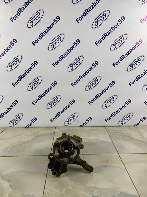 Кулак поворотный Ford Focus 3 2011-2019 1702855 CB8, передний левый