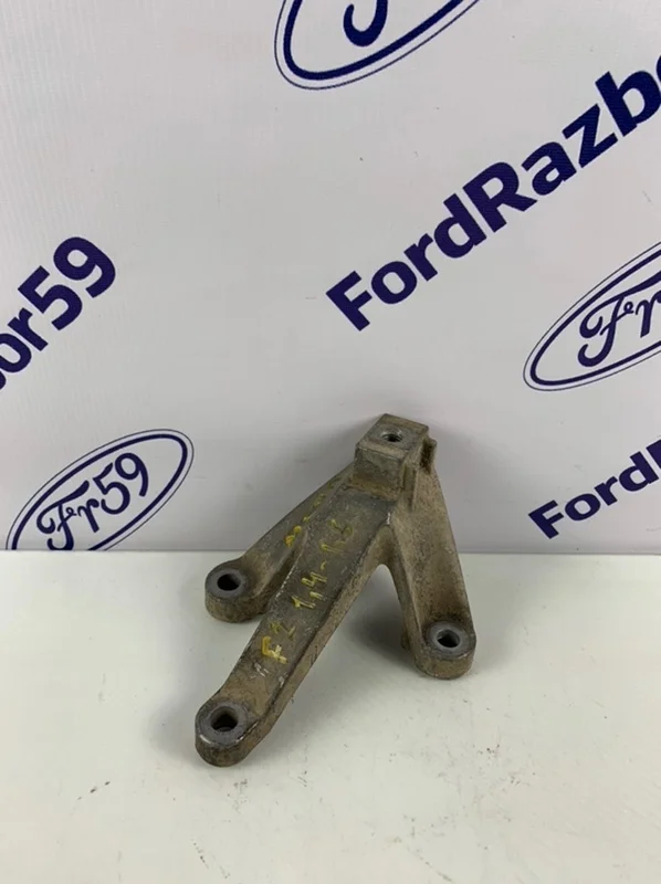 Кронштейн МКПП (Тринога) Ford Focus 2 2005-2011 1326812 CB4 1.6