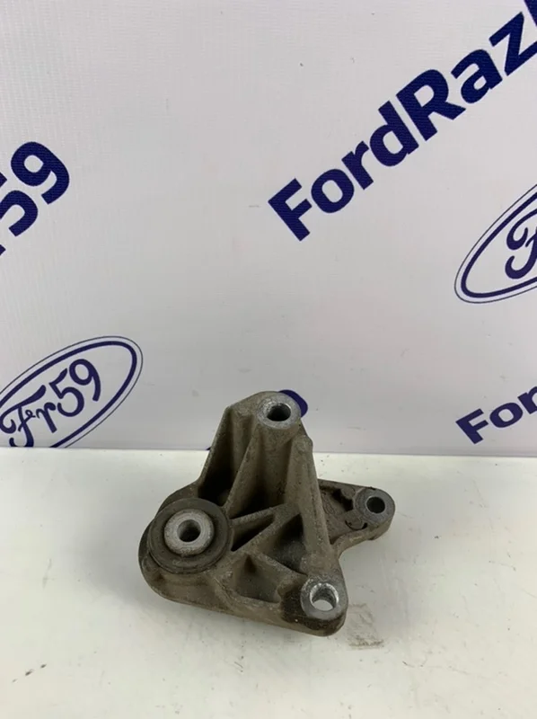 Кронштейн МКПП (Серьга) Ford Focus 2 2005-2011 1306901 CB4 1.4-1.6