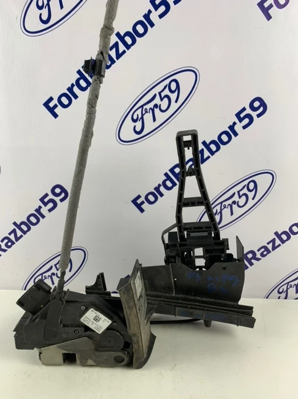 Замок двери Ford Focus 3 2011-2019 2066073 CB8, передний правый