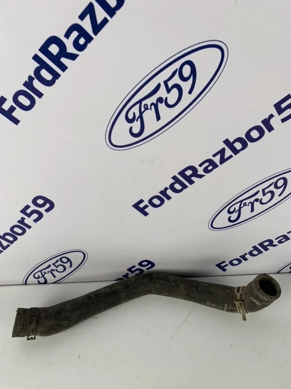 Патрубок системы охлаждения Ford Fusion 2002-2012 1528662 CBK 1.4-1.6