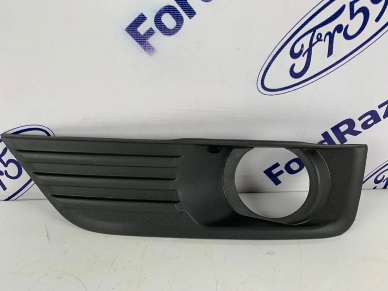 Накладка ПТФ Ford Focus 2 2005-2008 1337349 CB4, передняя левая
