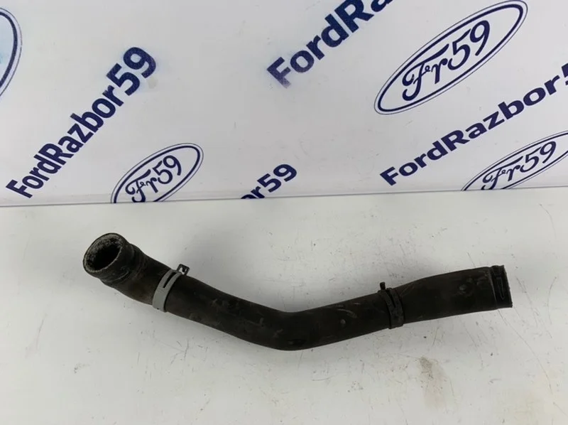Патрубок системы охлаждения Ford Fusion 2002-2012 1528662 CBK 1.4-1.6