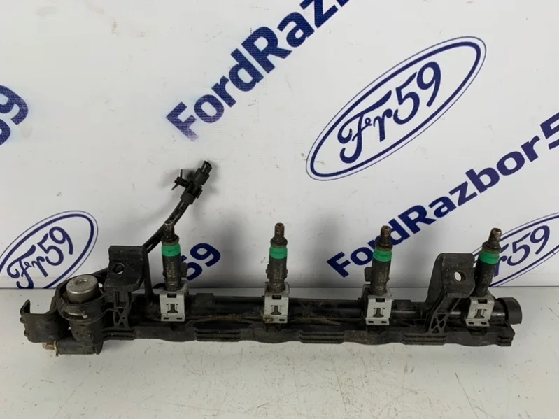 Рампа топливная Ford Focus 2 2005-2011 1698074 CB4 1.6