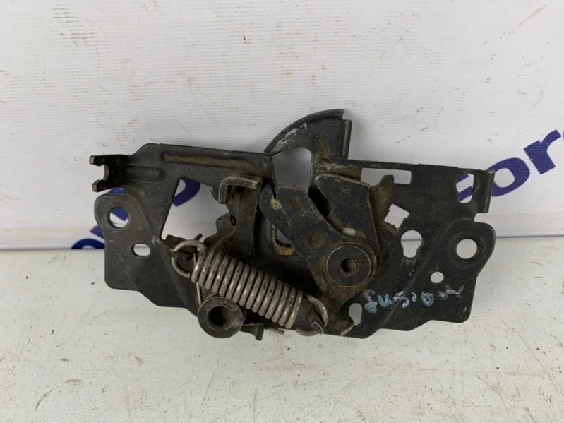 Замок капота Ford Focus 3 2011-2019 1808504 CB8