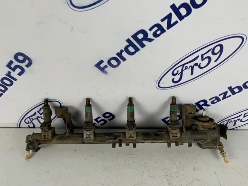 Рампа топливная Ford Fusion 2002-2012 1804347 CBK 1.4-1.6