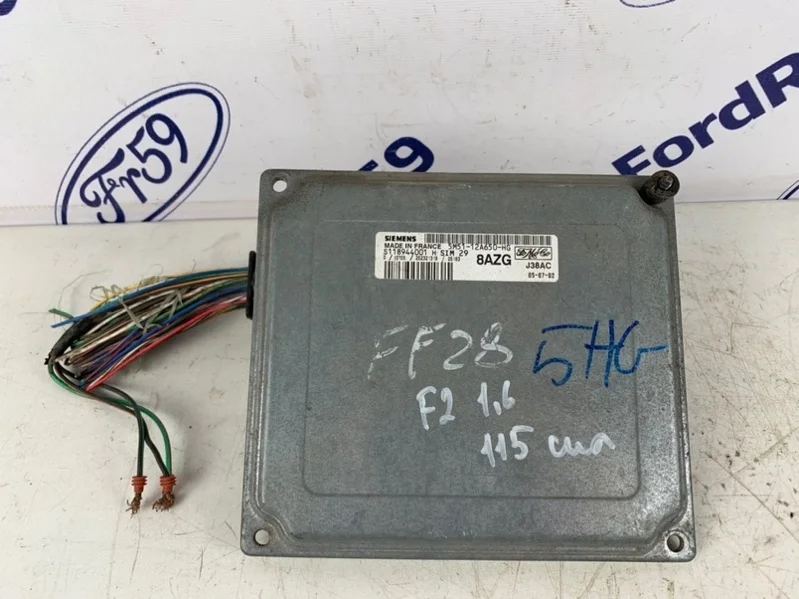 Блок управления двигателем Ford Focus 2 2005-2011 1331018 CB4 1.6