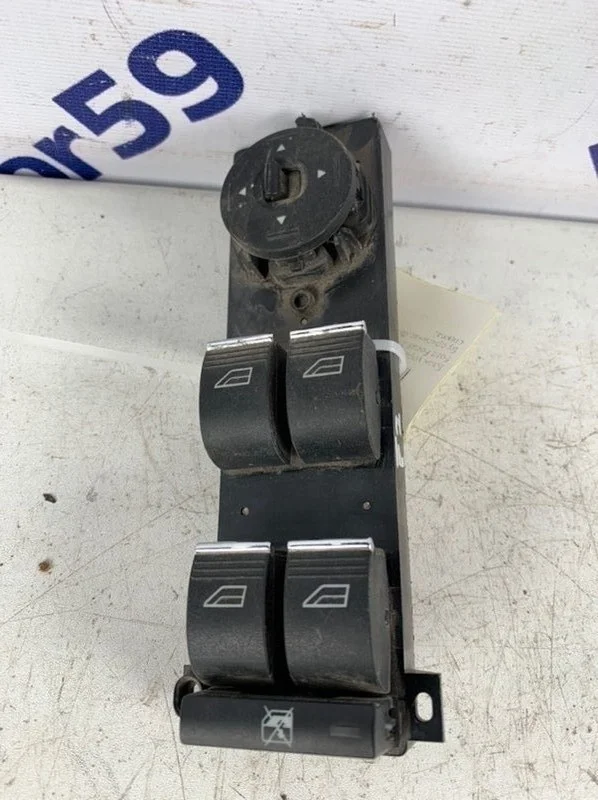 Блок управления стеклодъемниками Ford Focus 2 2005-2011 1547152 CB4