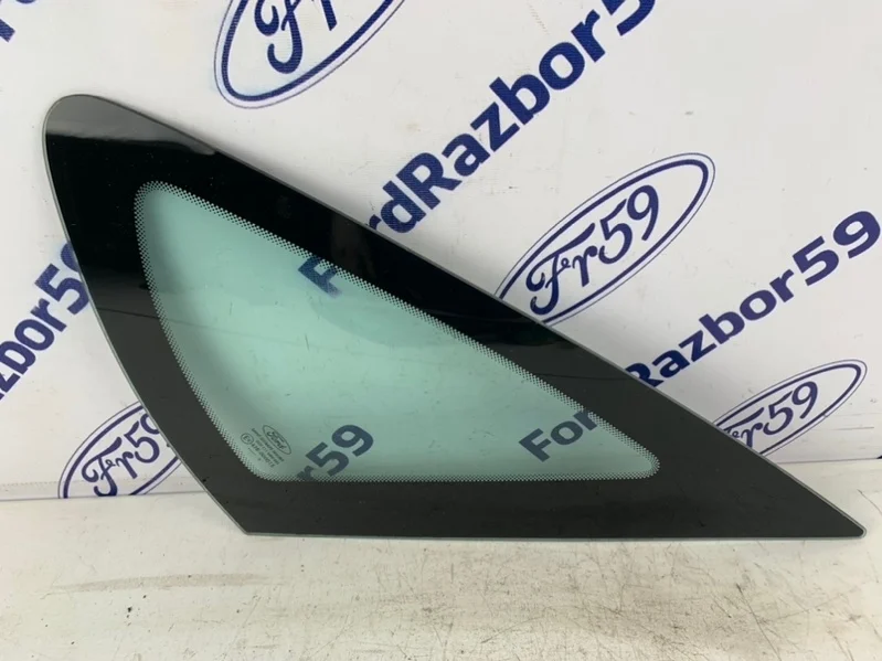 Форточка крыла Ford Focus 2 2010 1360766 CB4 2.0 (AODA), задняя правая