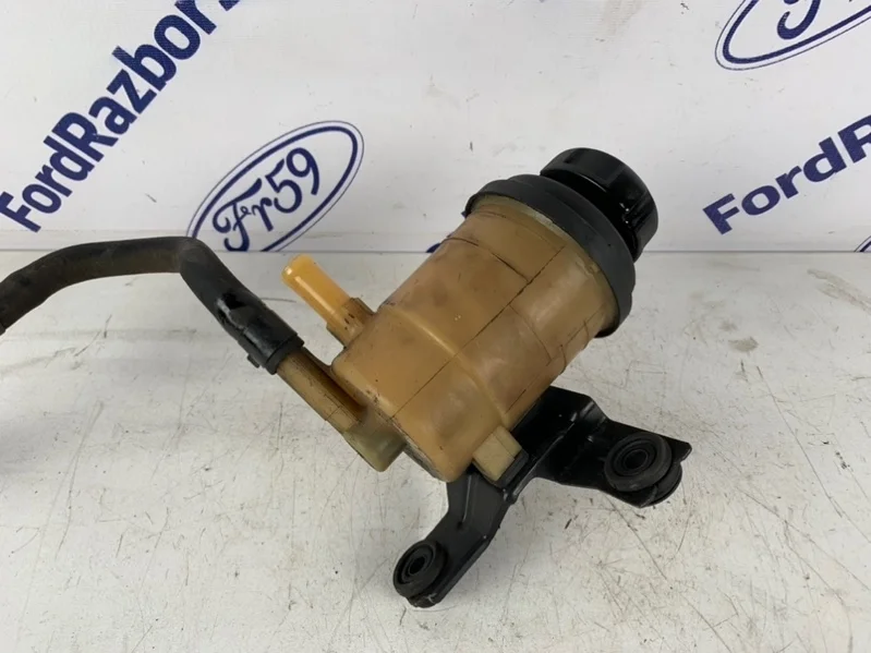 Бачок гидроусилителя Hyundai Tucson 2005 571502E000 JM 2.0 TDCI