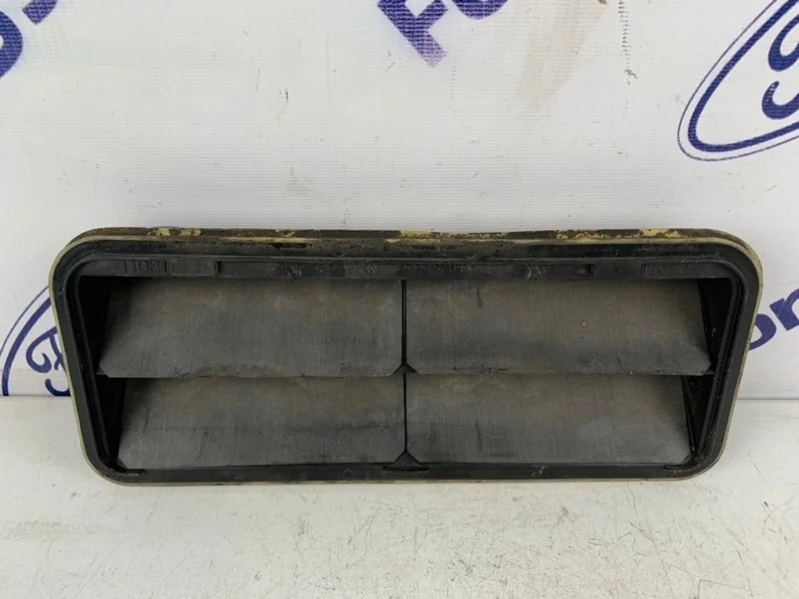 Клапан вентиляции в крыло Ford Mondeo 4 2008 1776177 BE 2.0 (AOBA), задний